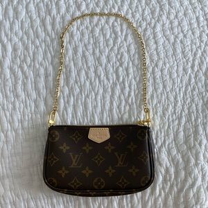 Louis Vuitton small pochette
